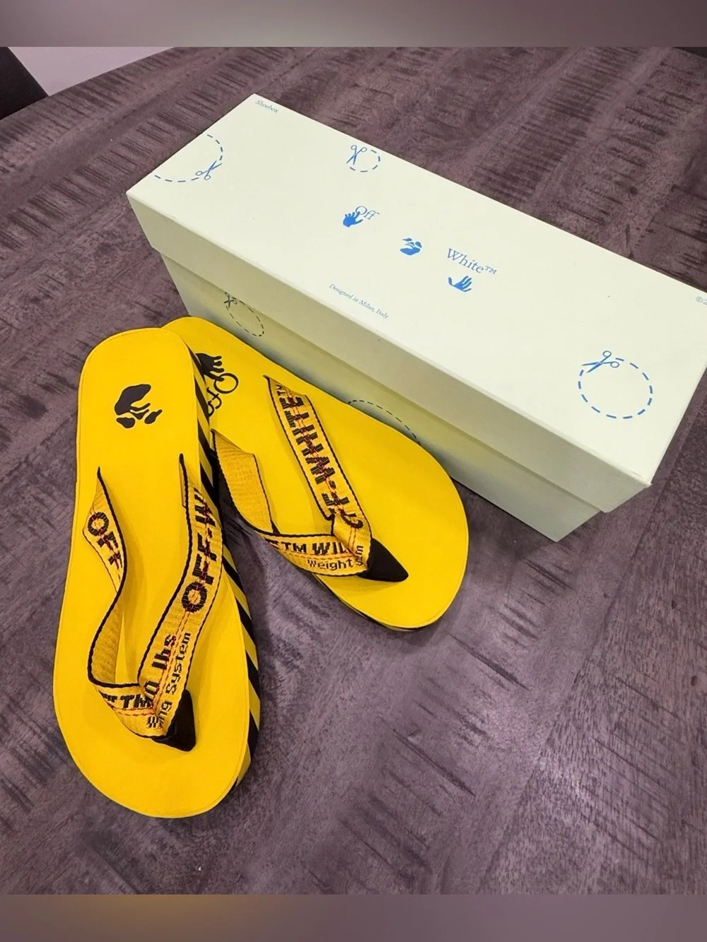 Off-White Yellow Logo Webbing Flip Flops karenscompany.com display picture 1